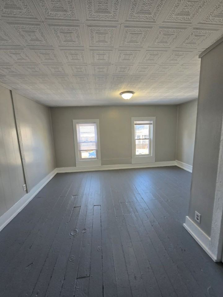 661 Birch Ave - Photo 3 of 7