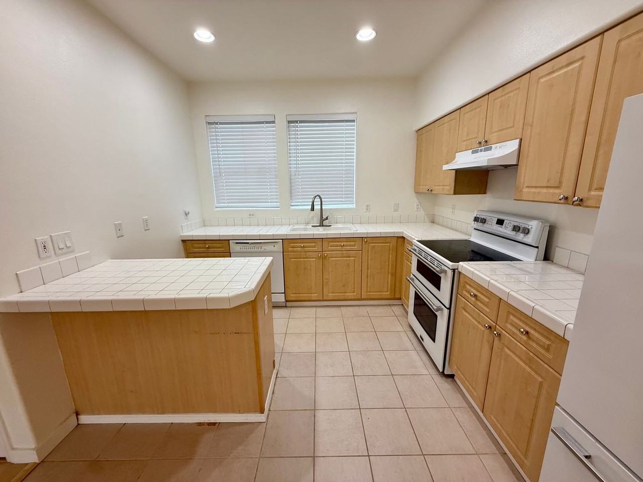 10545 Southwest Cougar Lane - Photo 7 of 41