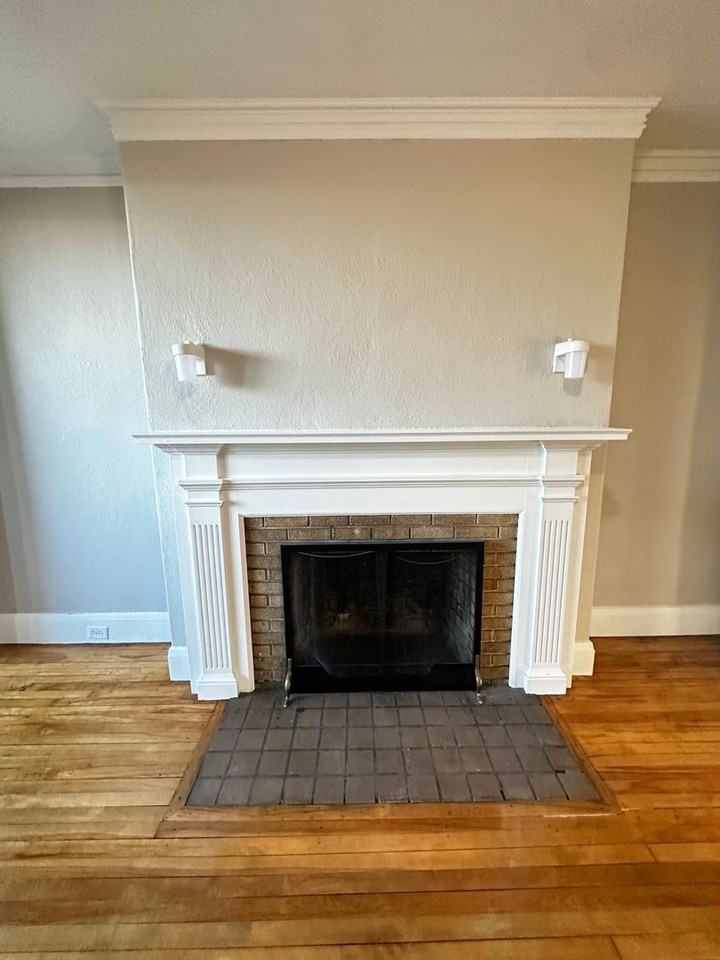 575-577 Pleasant Street - Photo 3 of 16