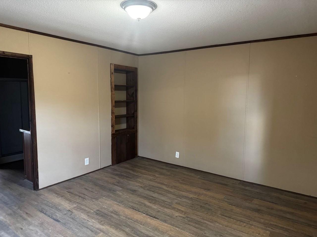 4216 Barber Street - Photo 4 of 11