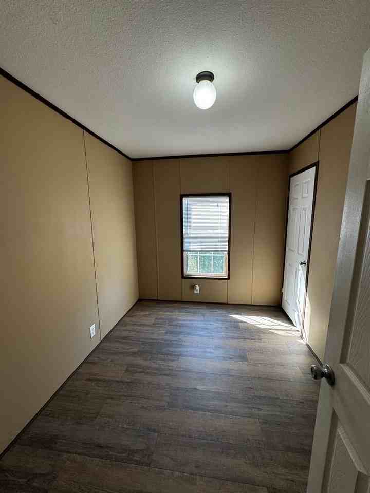 4216 Barber Street - Photo 6 of 11