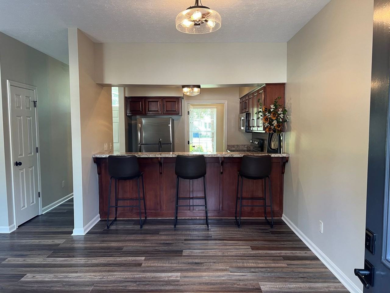 514 N 2nd St Apt B - Photo 3 of 18