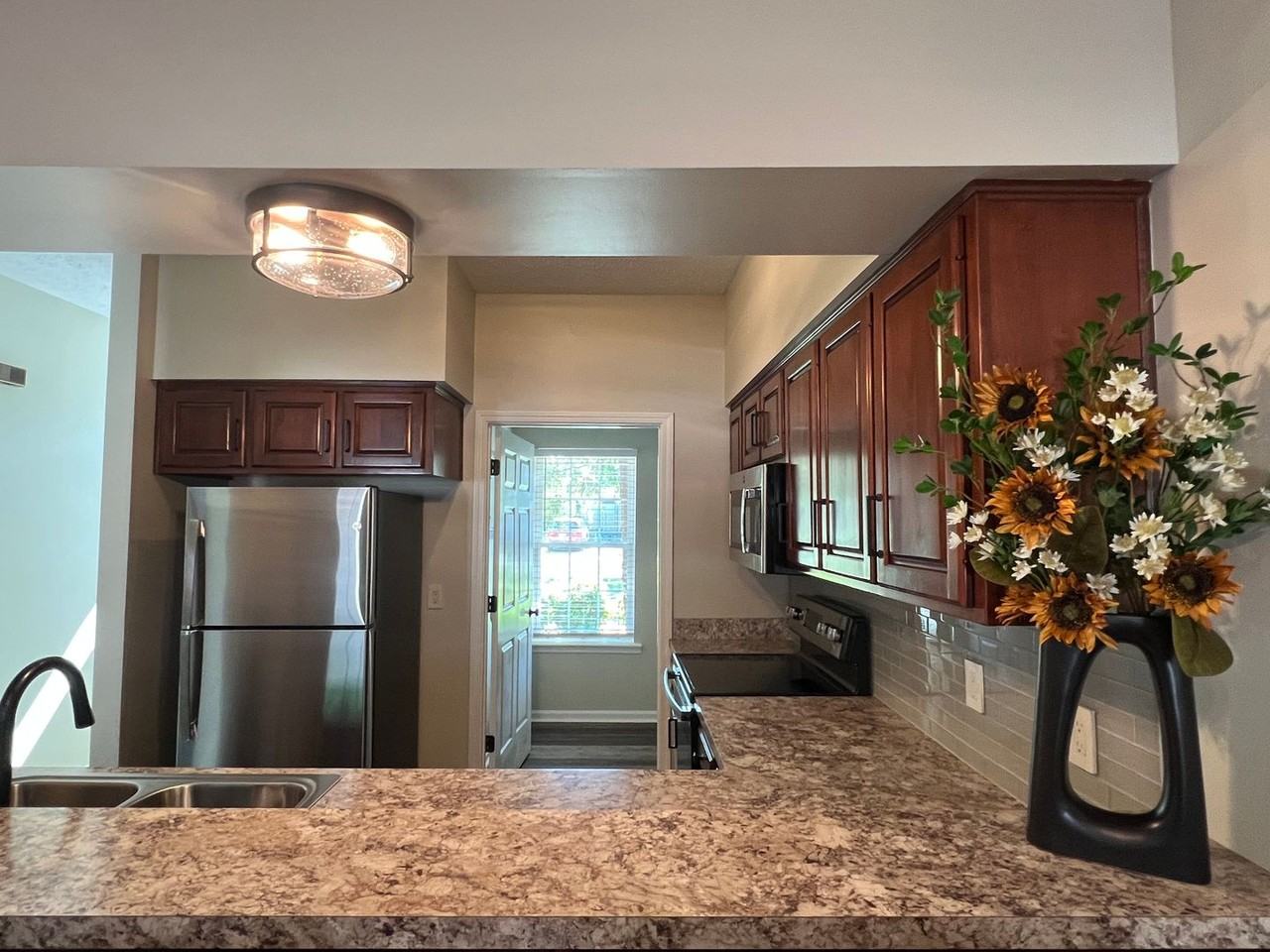 514 N 2nd St Apt B - Photo 5 of 18