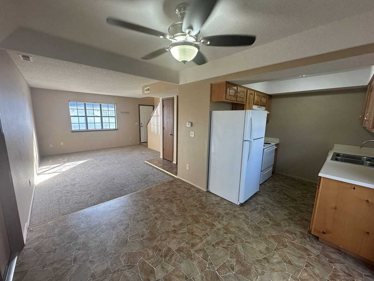 1107 S Saint Louis Ave - Photo 7 of 12