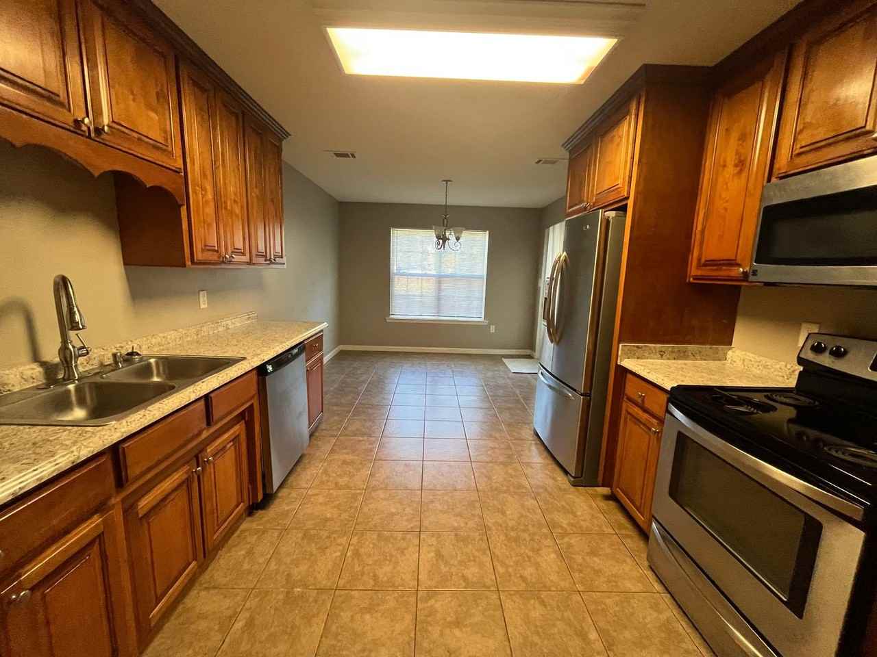 4163 Meredith Dr - Photo 4 of 18