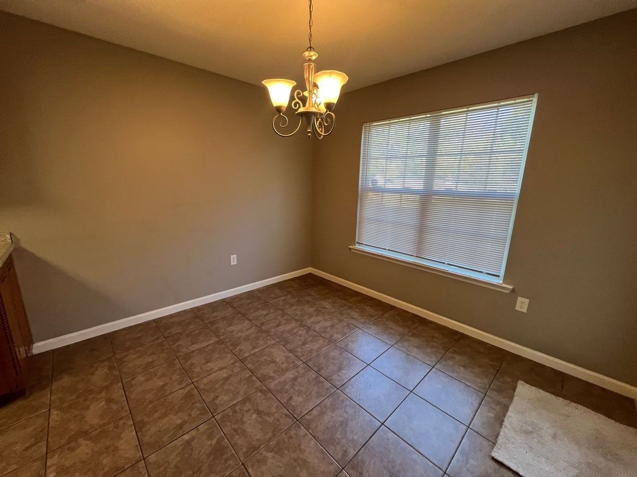 4163 Meredith Dr - Photo 5 of 18