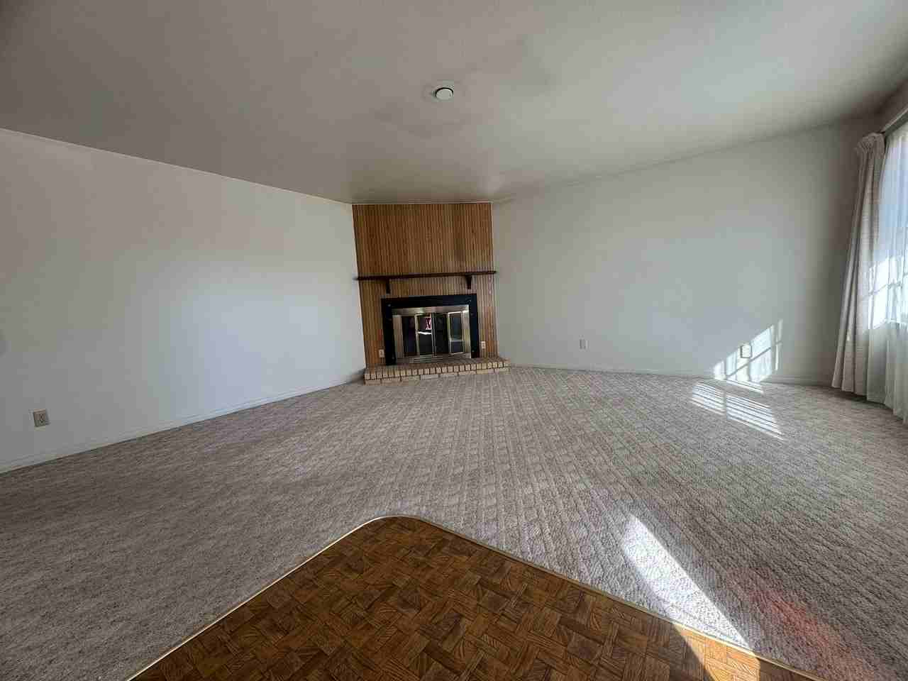 2000 S Richardson Ave - Photo 2 of 16