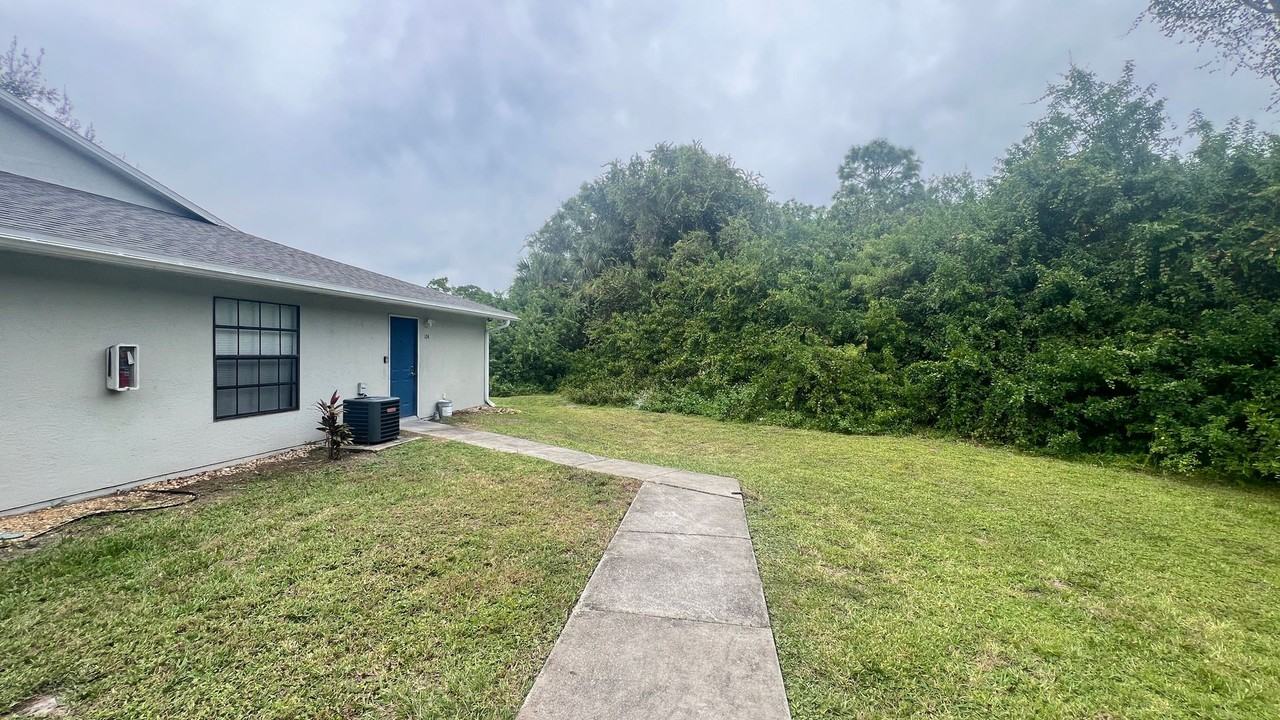 1984 Agora Cir Se #104 - Photo 7 of 28