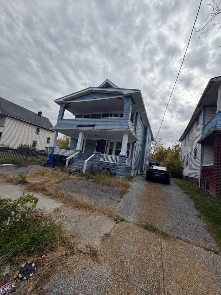 12706 Parkhill Ave - Photo 3 of 50