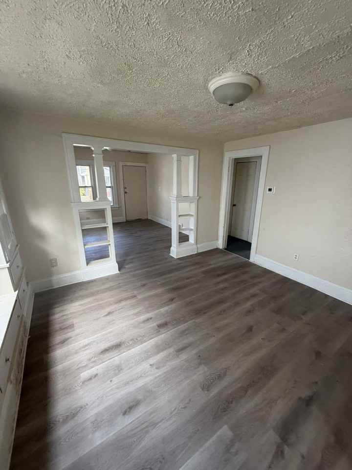 12706 Parkhill Ave - Photo 6 of 50