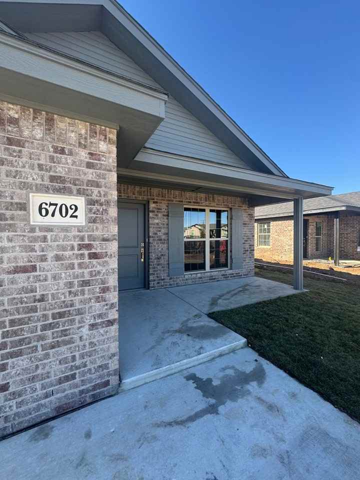 6702 Pepperdine Drive - Photo 2 of 13