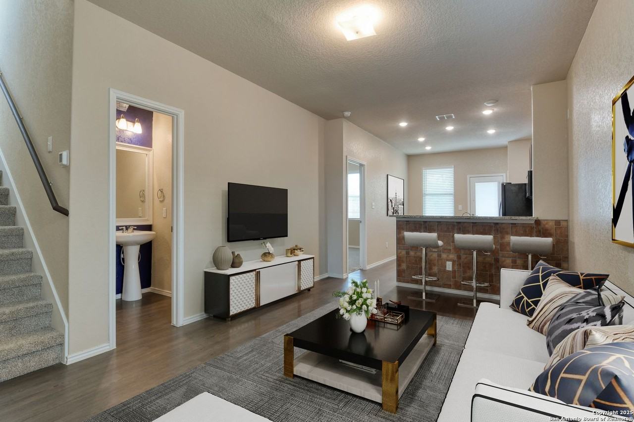 3931 Somers Crst - Photo 4 of 23