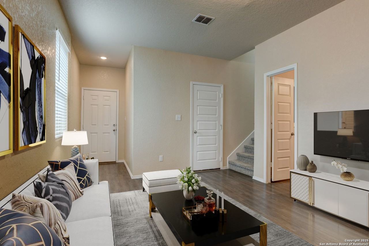 3931 Somers Crst - Photo 5 of 23