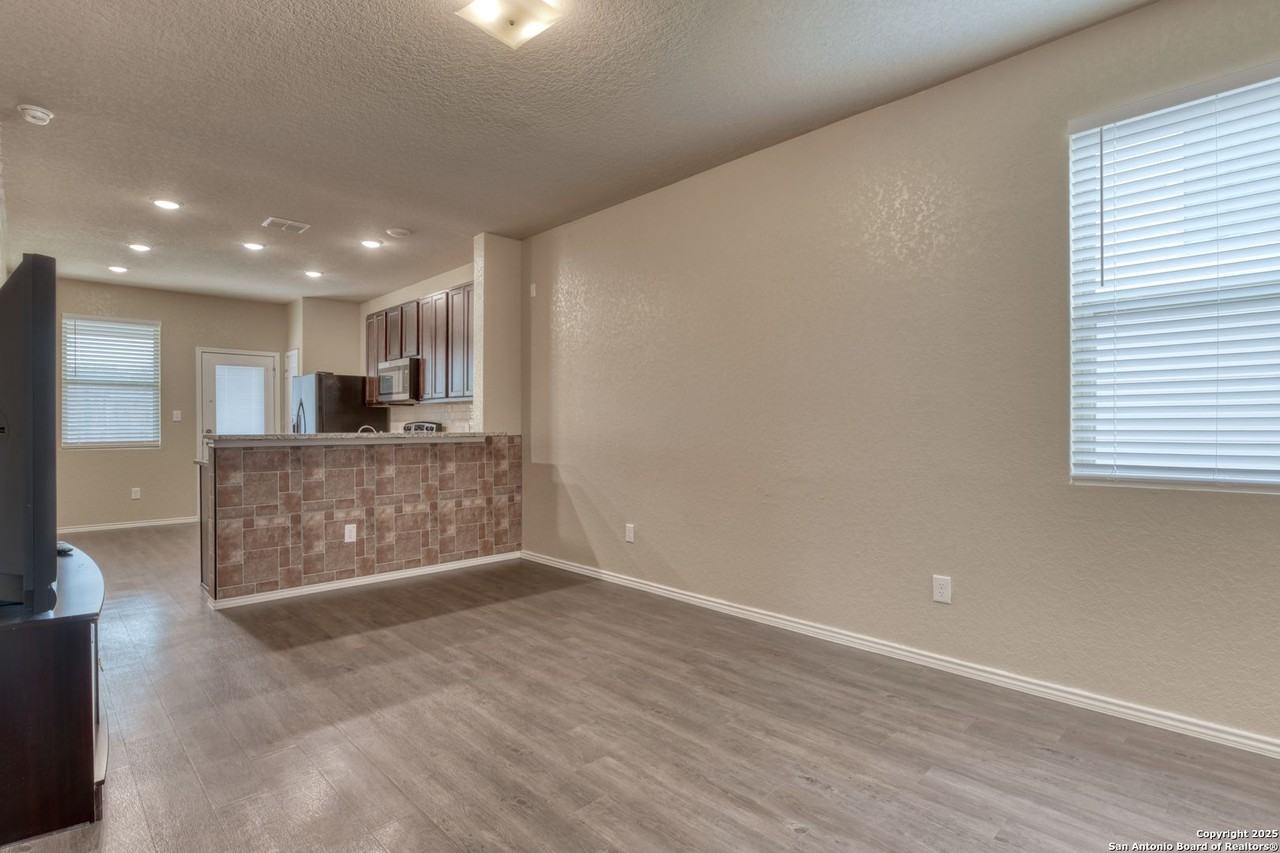3931 Somers Crst - Photo 6 of 23