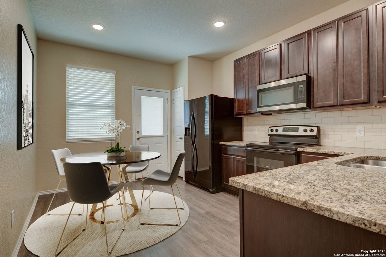 3931 Somers Crst - Photo 7 of 23