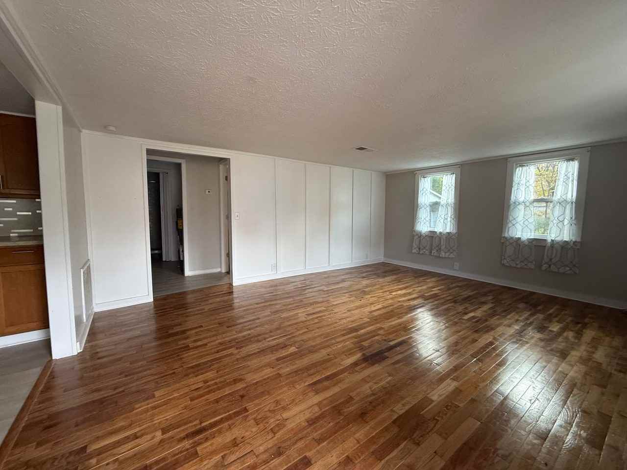 126 Fowler Dr - Photo 2 of 21