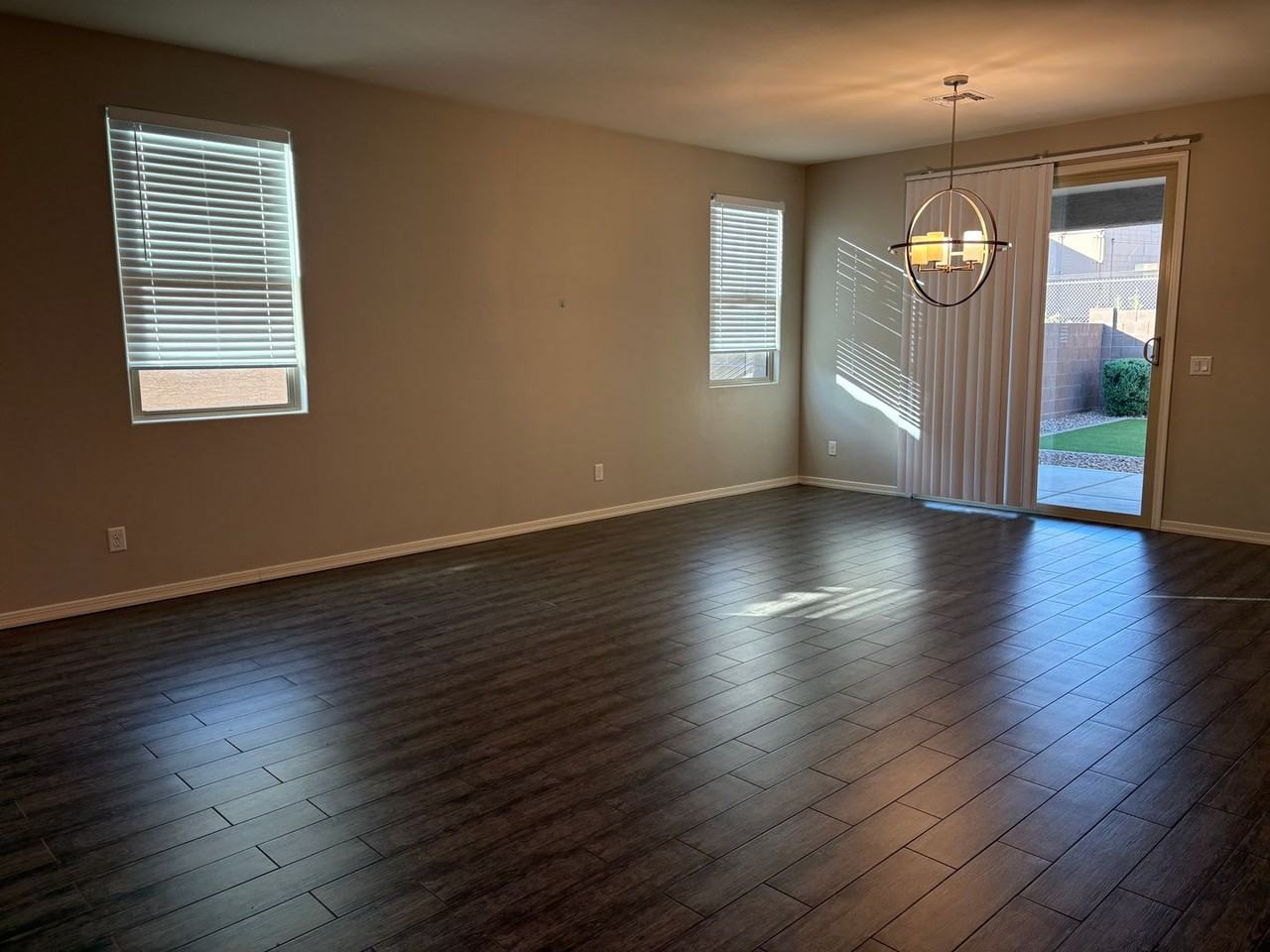 2140 W Ephesus Ct - Photo 3 of 16