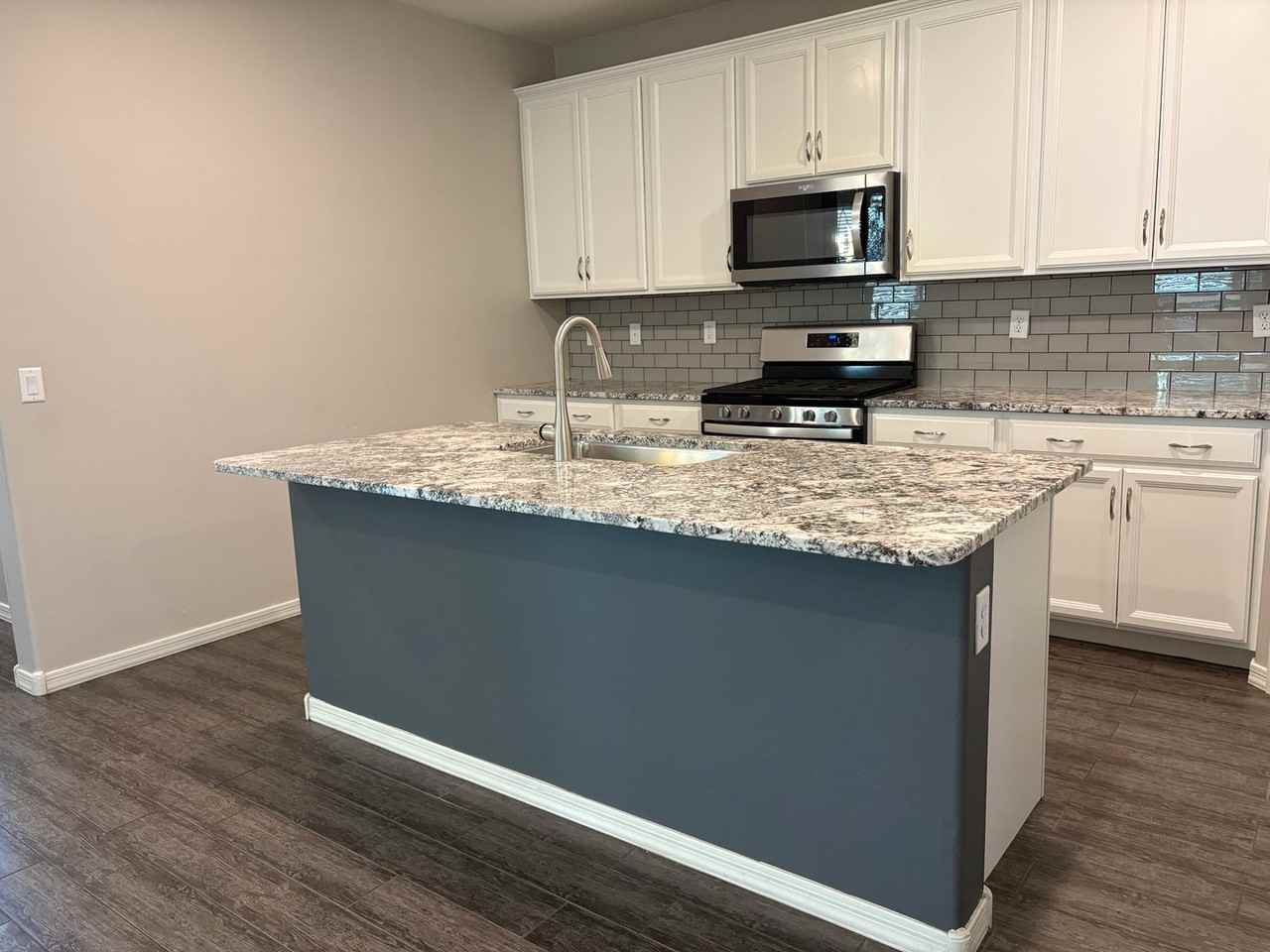 2140 W Ephesus Ct - Photo 5 of 16