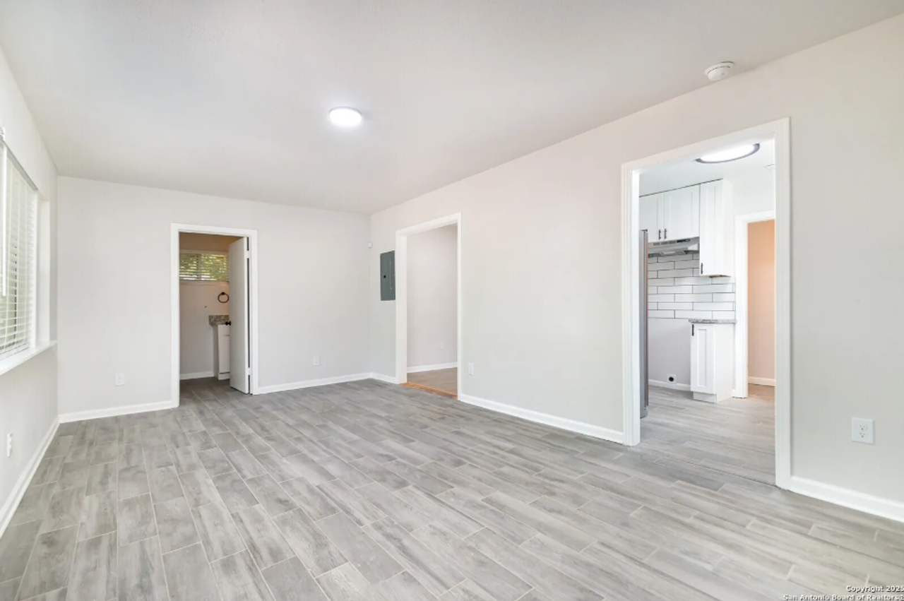 343 Fargo Ave - Photo 7 of 20