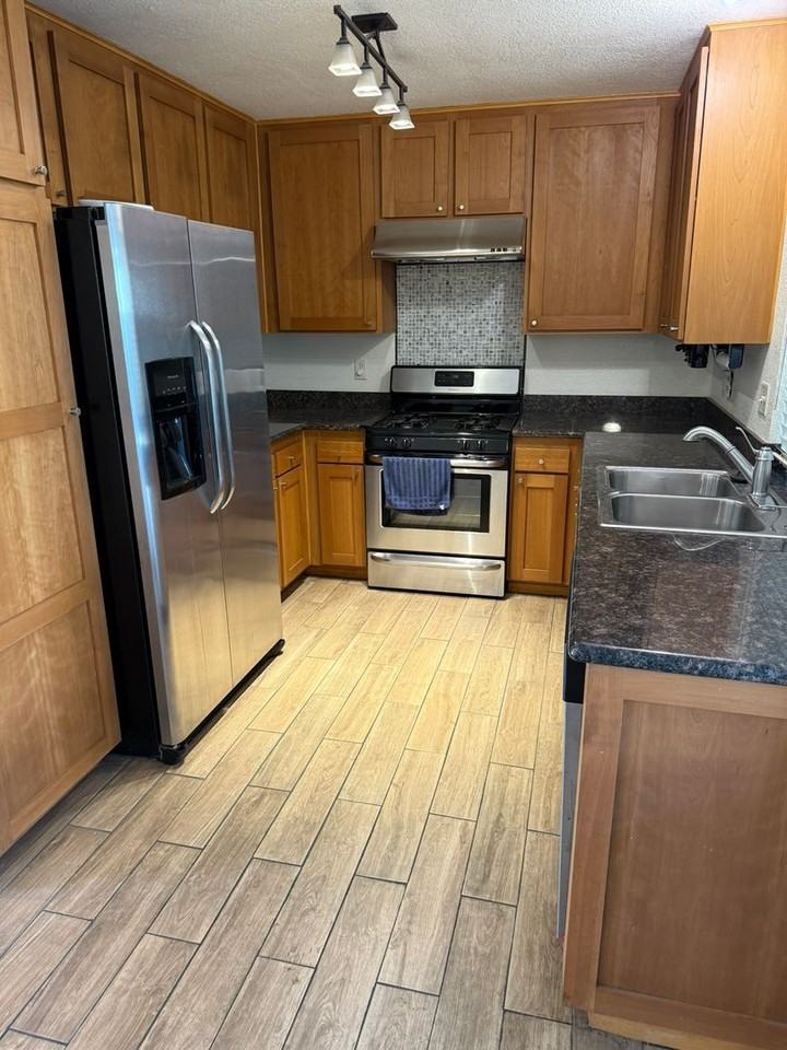 4224 Donald Ave - Photo 2 of 11