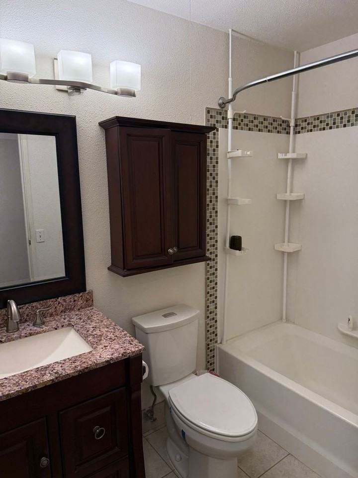 4224 Donald Ave - Photo 4 of 11