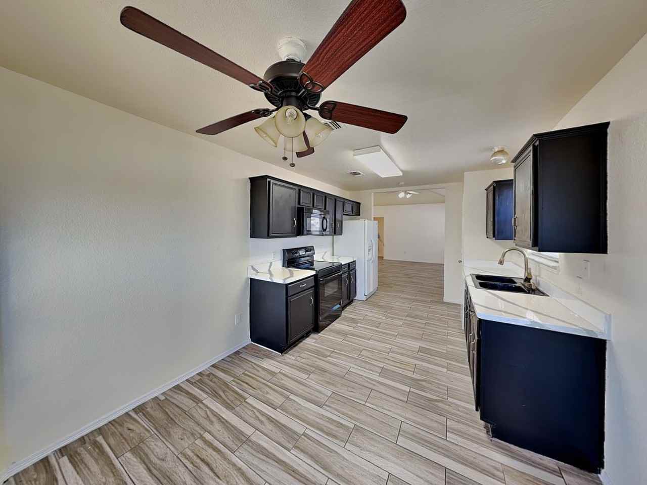6236 Stockton Dr - Photo 3 of 15