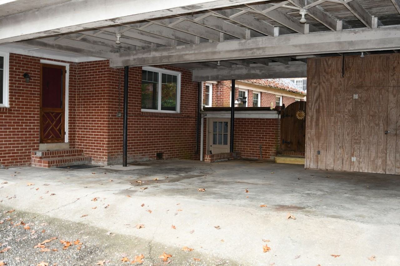 530 Sunset Dr - Photo 7 of 38