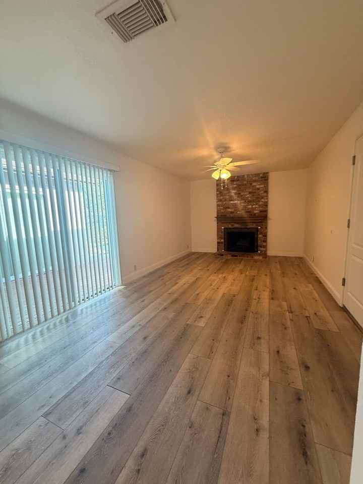 1506 Casa Loma Way - Photo 4 of 20