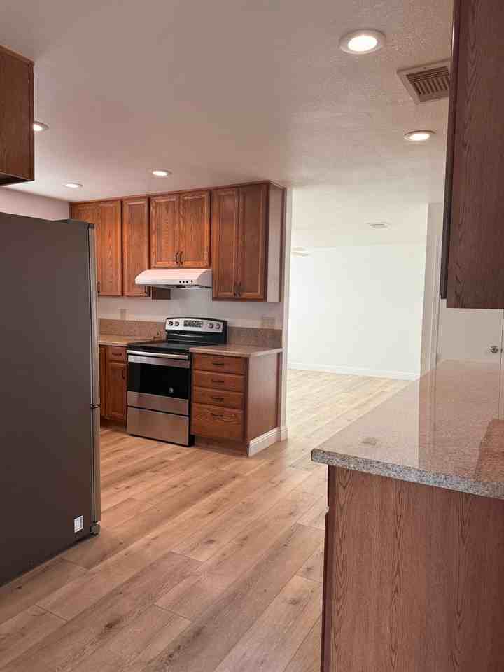 1506 Casa Loma Way - Photo 6 of 20