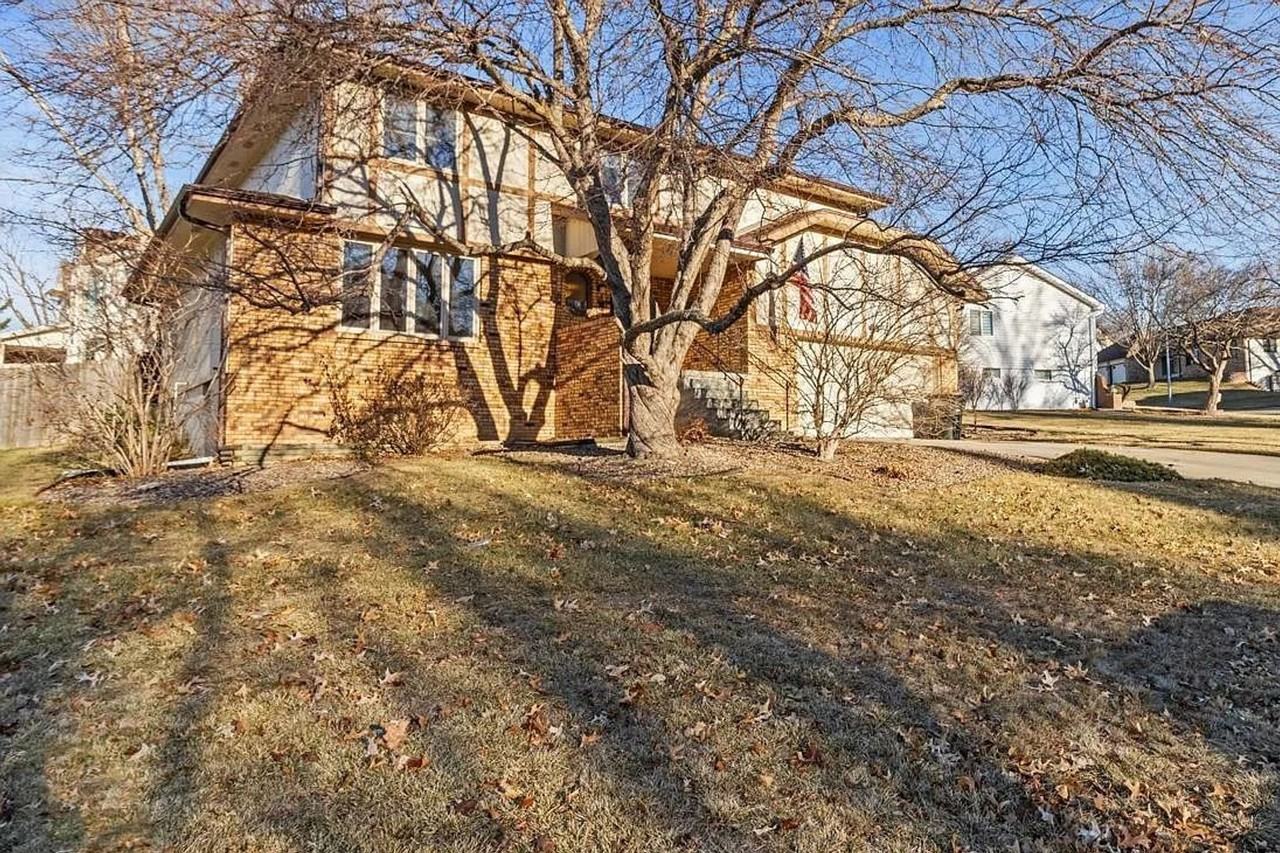 15412 Shirley St - Photo 4 of 47