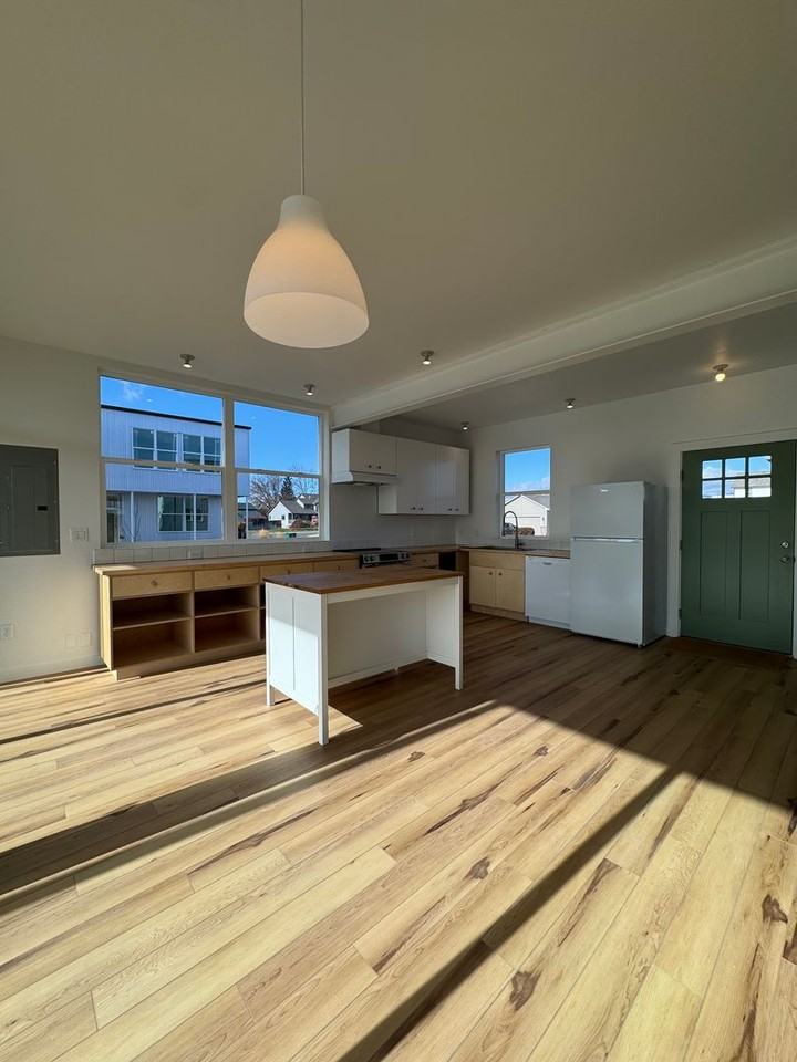 404 E Windsor Ct #1 - Photo 3 of 26