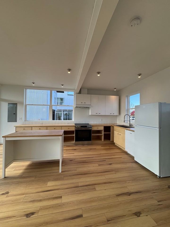 404 E Windsor Ct #1 - Photo 4 of 26