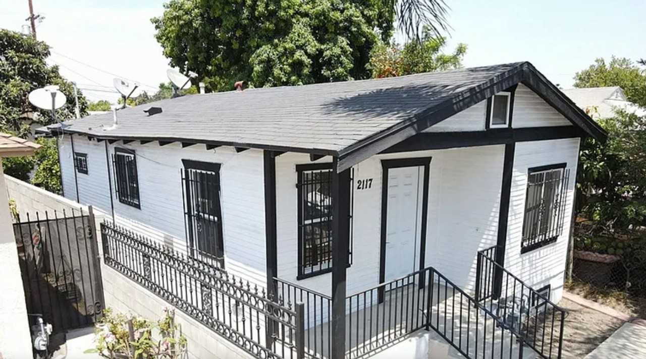 2117 E 112th St - Photo 6 of 16