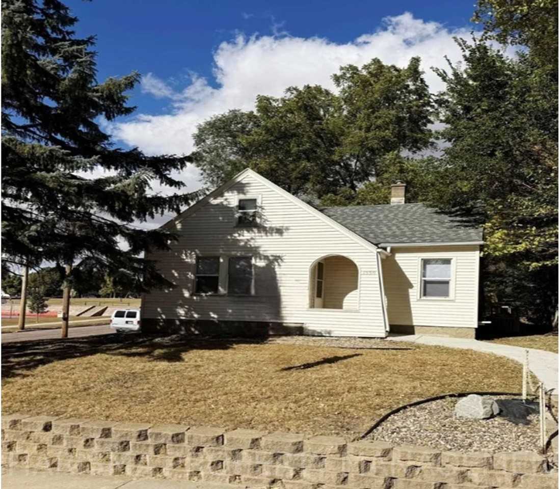 1330 W 14th St - Photo 3 of 47