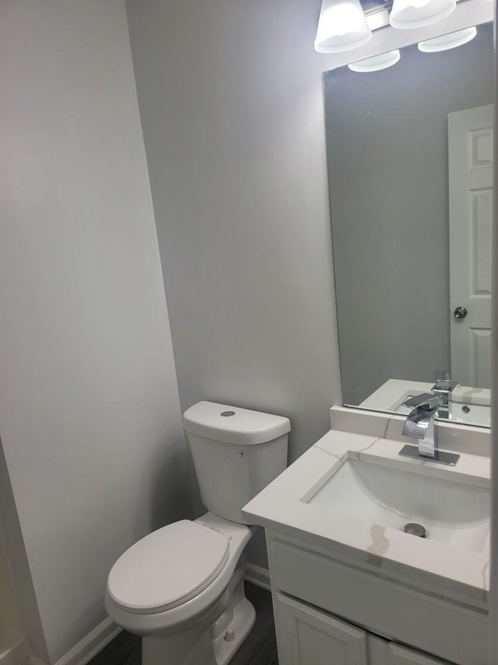 1728 Bob White Ln Se - Photo 2 of 8