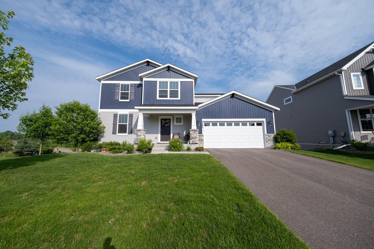 5595 Queensland Ln N - Photo 3 of 43