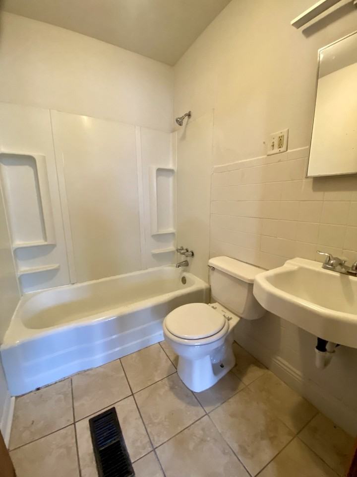 1589 Breiding Rd #1591 - Photo 4 of 15