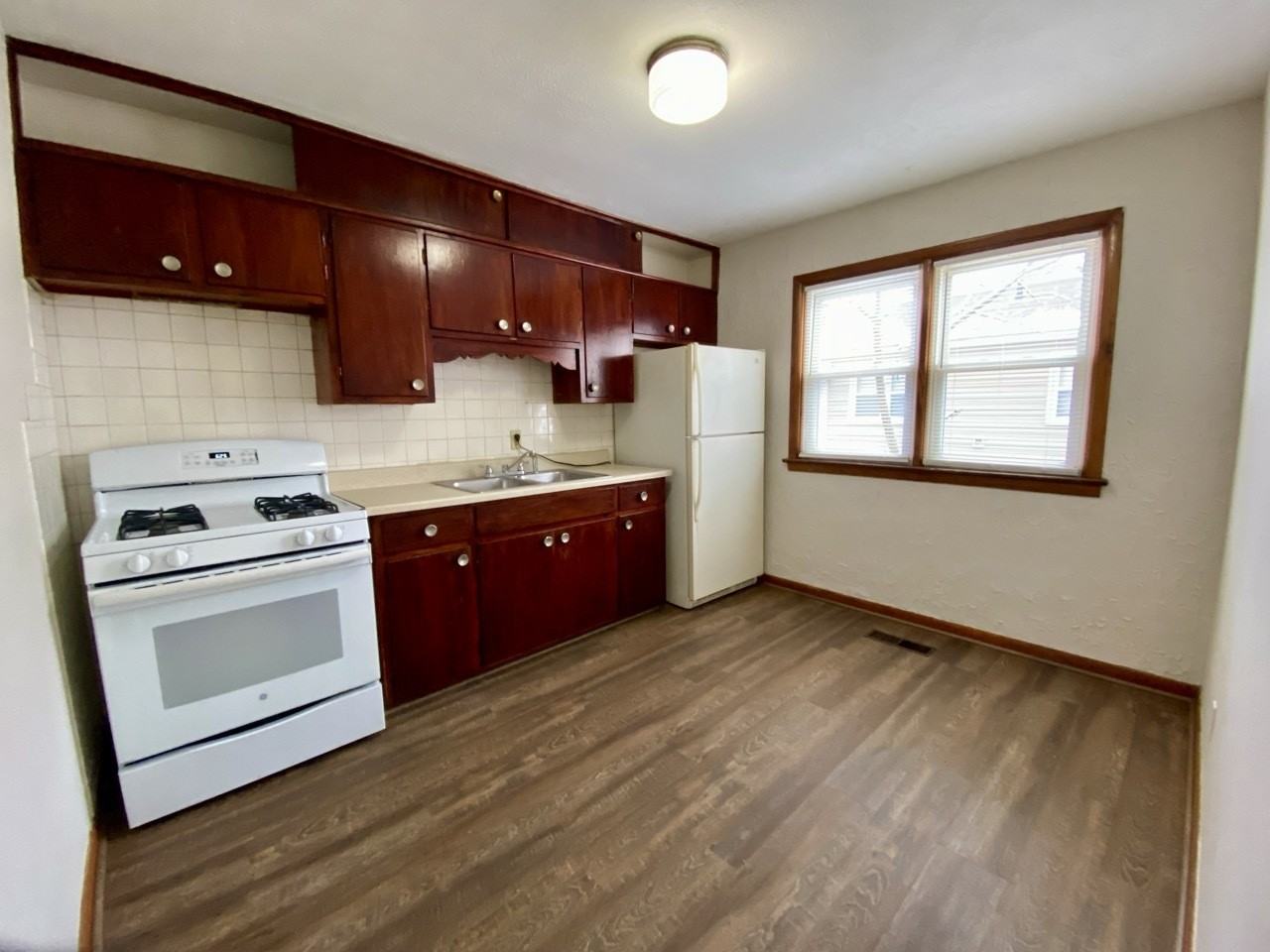 1589 Breiding Rd #1591 - Photo 3 of 15