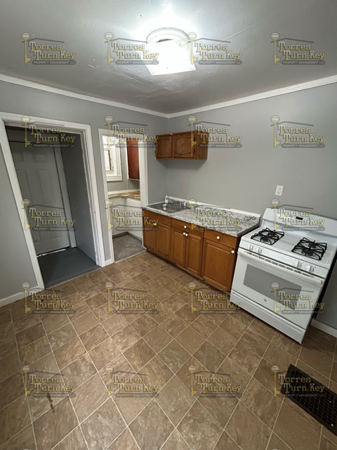 49 Karnes St - Photo 5 of 7