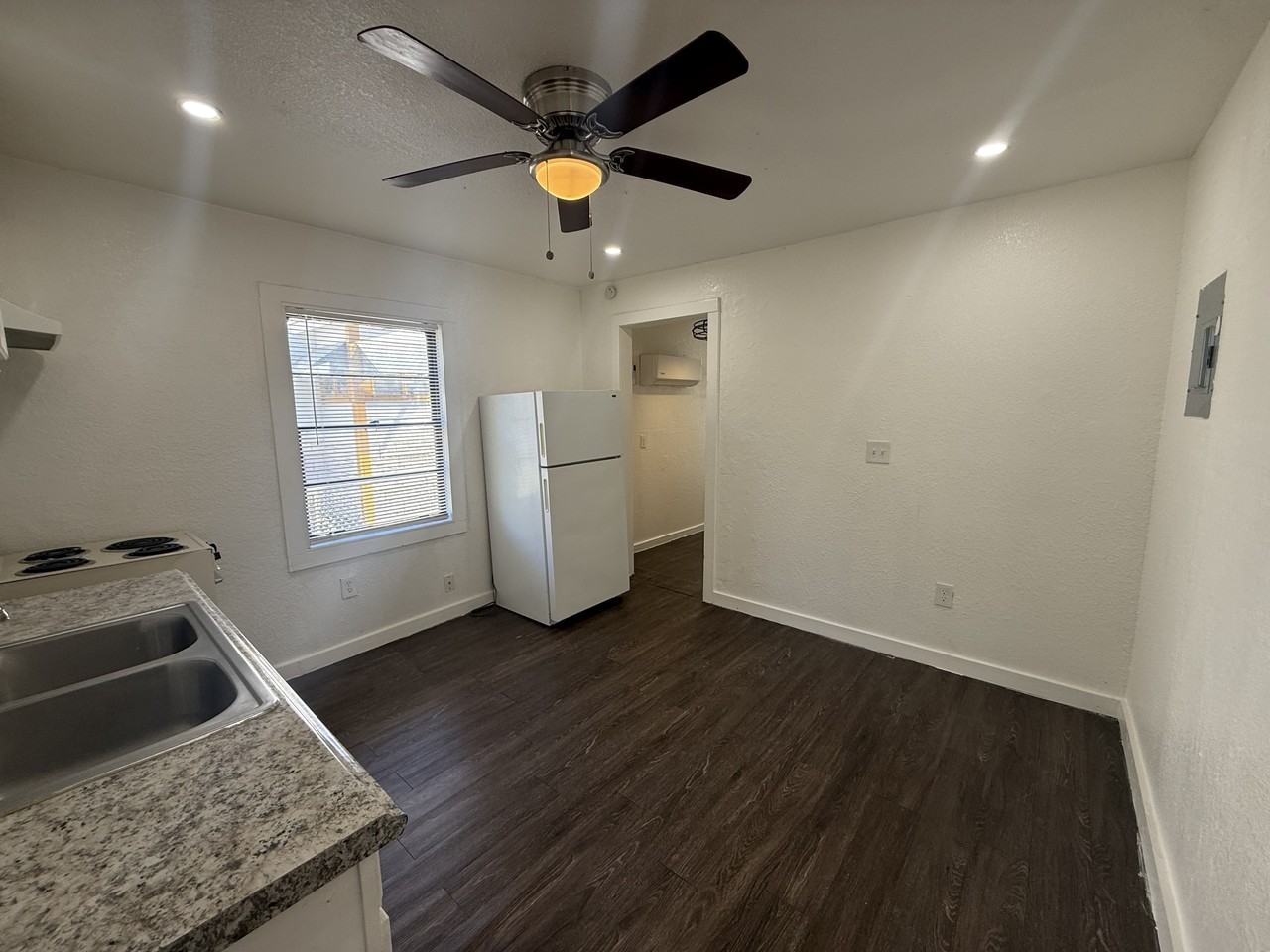244 Benita St #244 - Photo 4 of 9