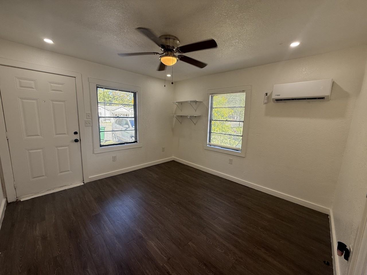 244 Benita St #244 - Photo 5 of 9