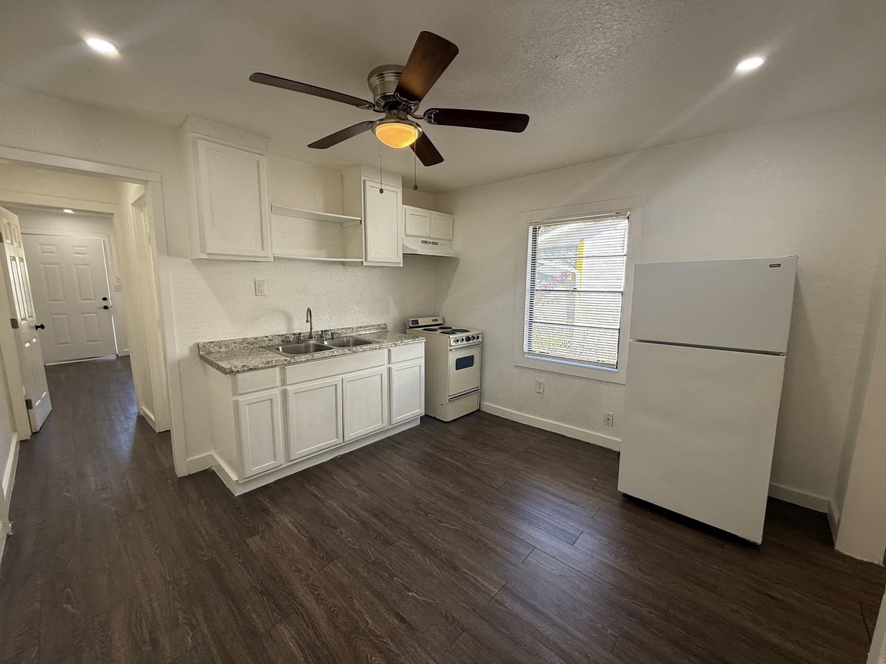 244 Benita St #244 - Photo 3 of 9