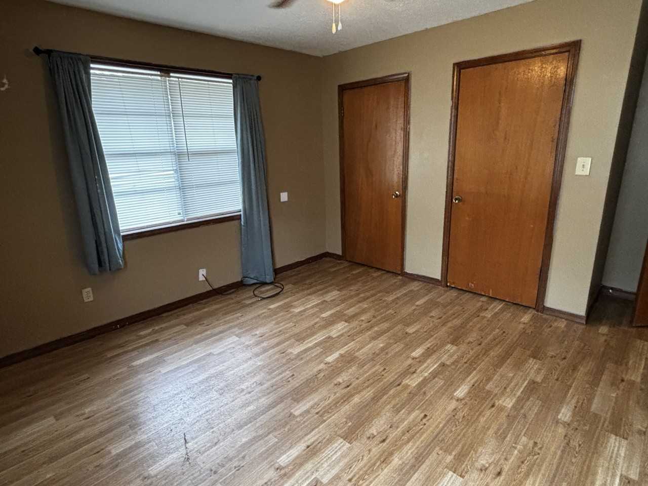 213 S Cazort St - Photo 2 of 11