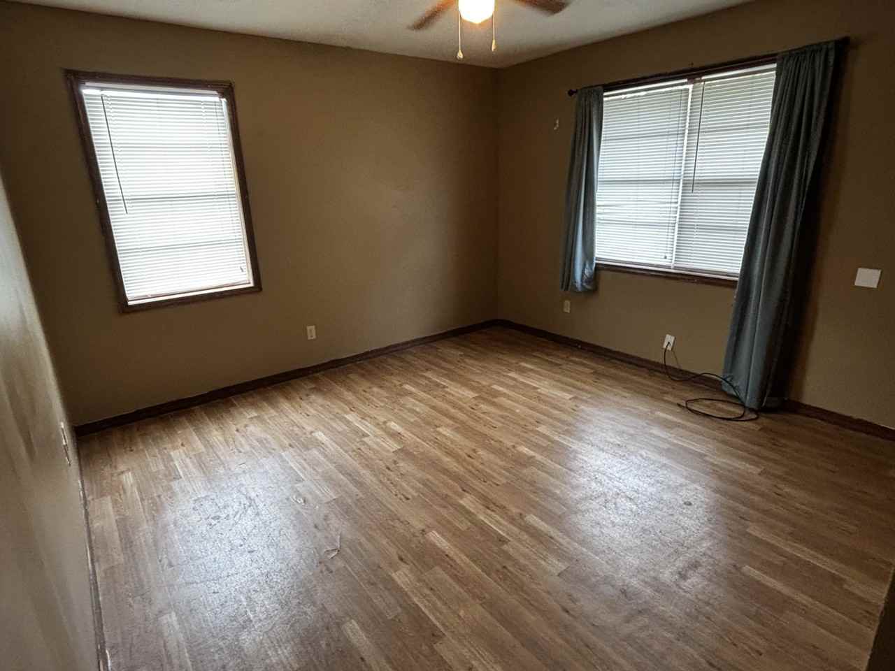 213 S Cazort St - Photo 3 of 11