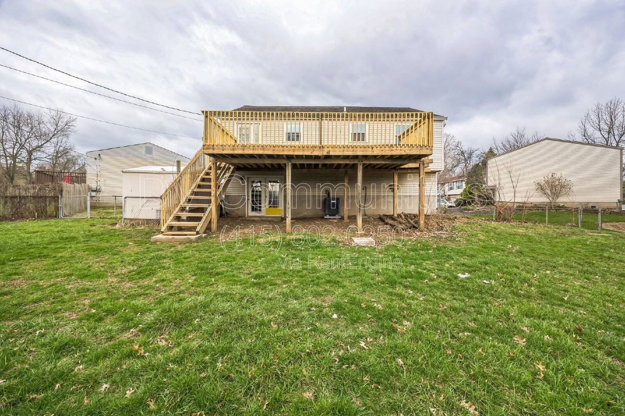 12174 Glencrest Ct - Photo 6 of 38