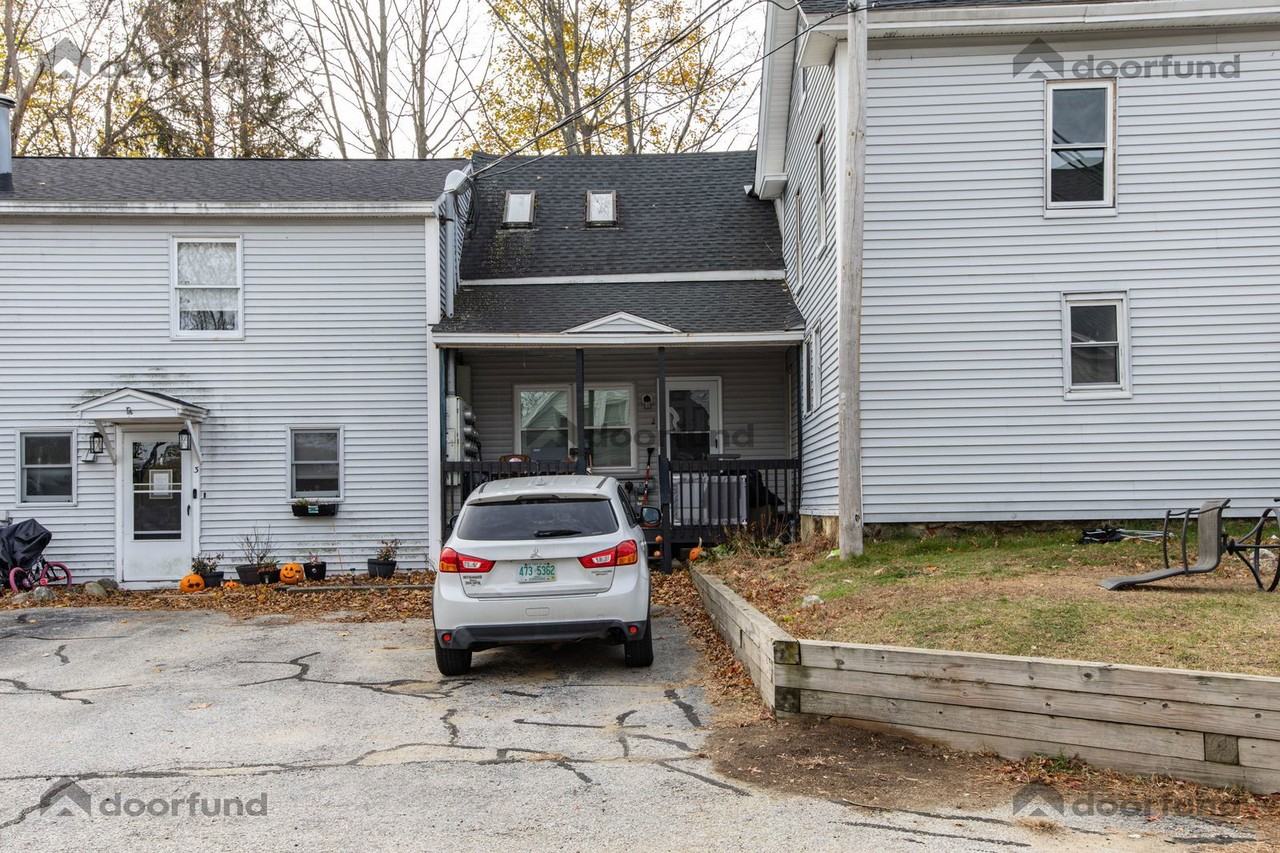 9 Carroll St #1 - Photo 5 of 50