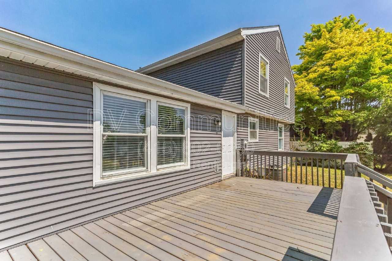 2411 Blue Rock Blvd - Photo 7 of 37