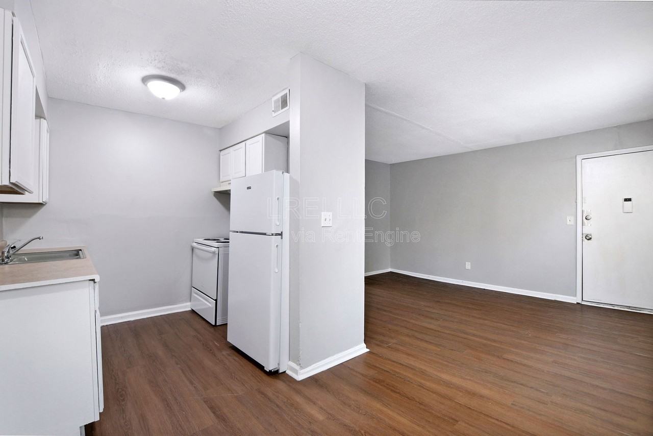 2516 Pennacook Rd #1 - Photo 3 of 10