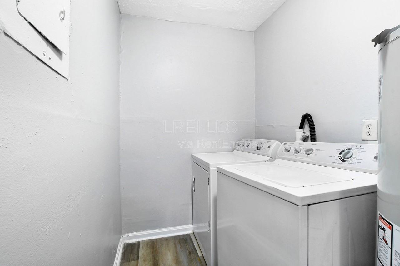 2516 Pennacook Rd #1 - Photo 5 of 10