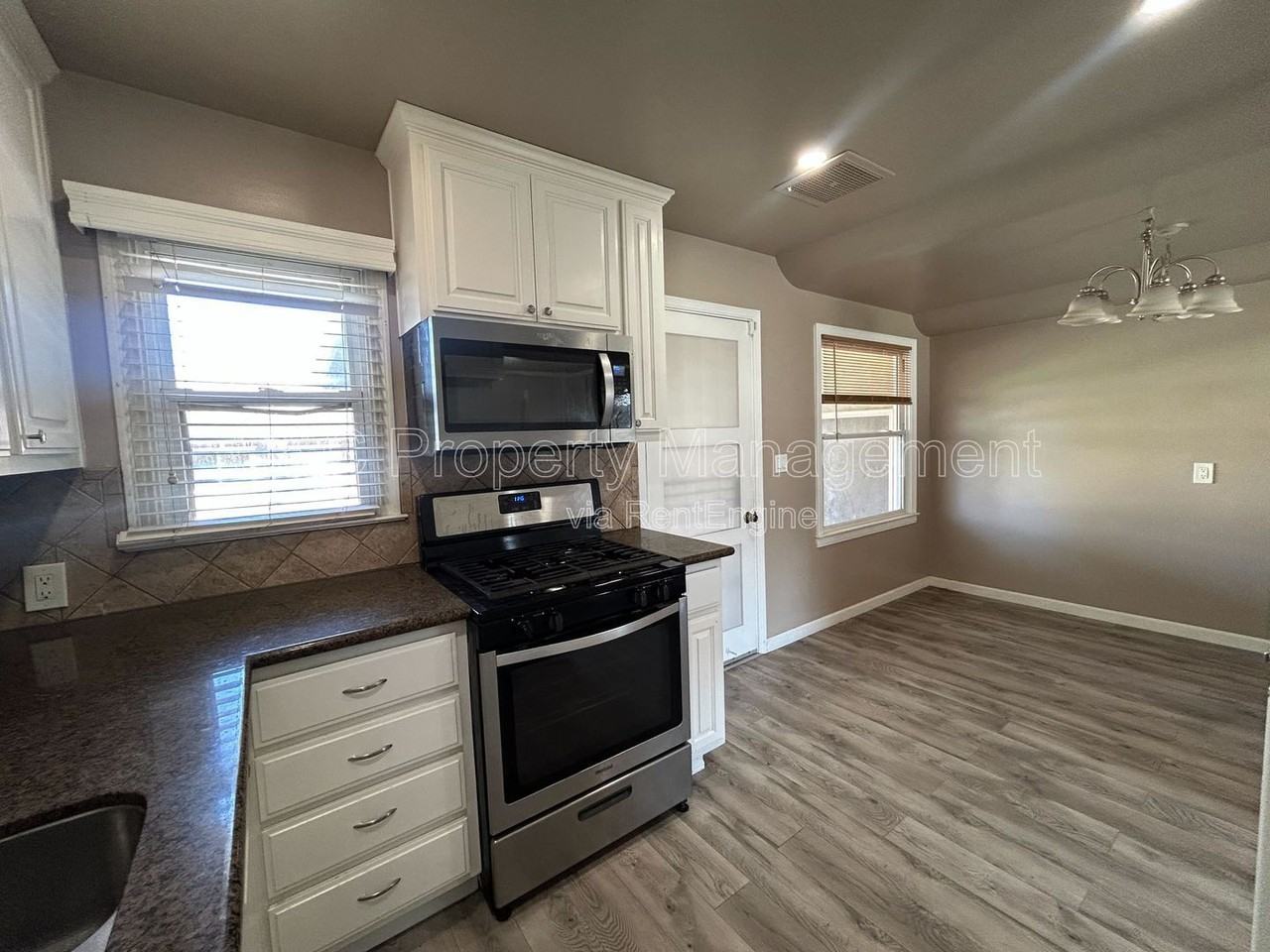 1222 W Saginaw Way #A